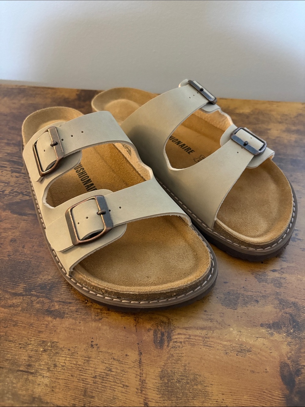 Cushionaire Beige Double-Buckle Slide Sandals Size 10 Medium .
